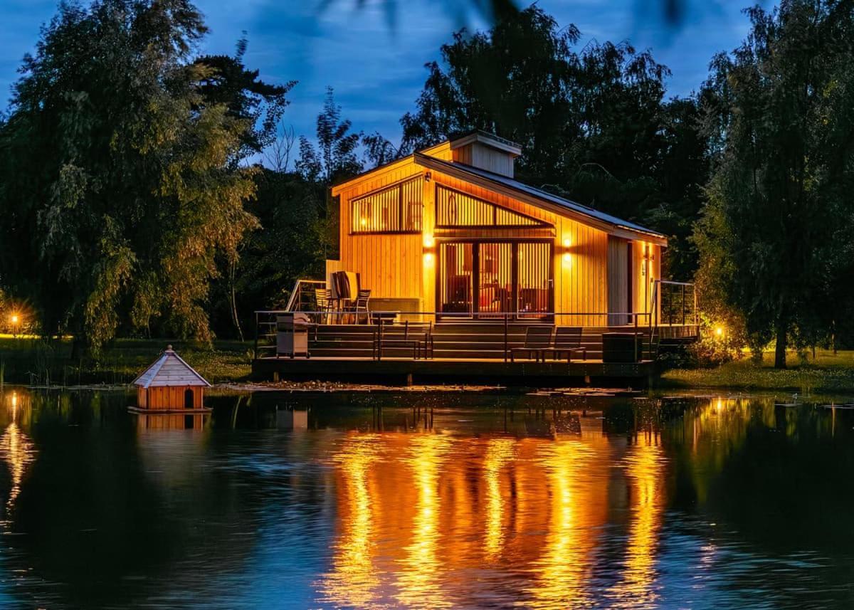 Woad Mill Lakeside Lodges Boston Ngoại thất bức ảnh